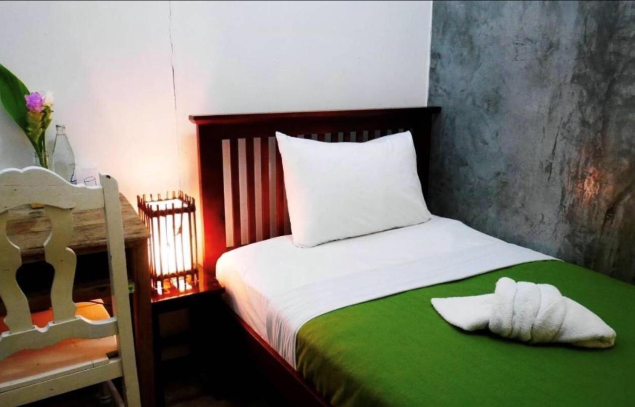 Lanna Hostel Chiang Mai Buitenkant foto