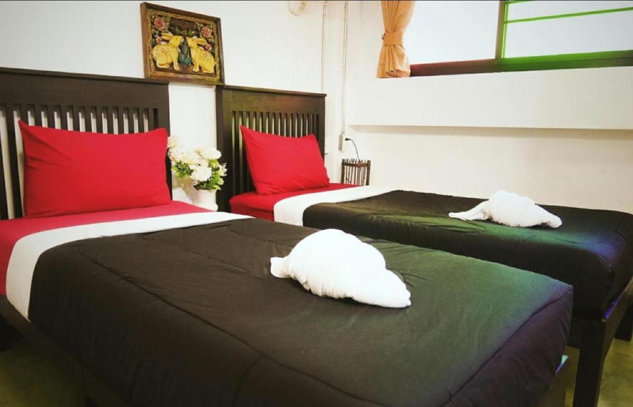 Lanna Hostel Chiang Mai Buitenkant foto