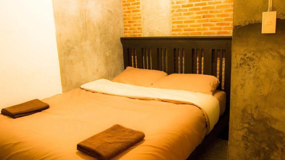 Lanna Hostel Chiang Mai Buitenkant foto