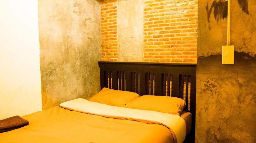 Lanna Hostel Chiang Mai Buitenkant foto