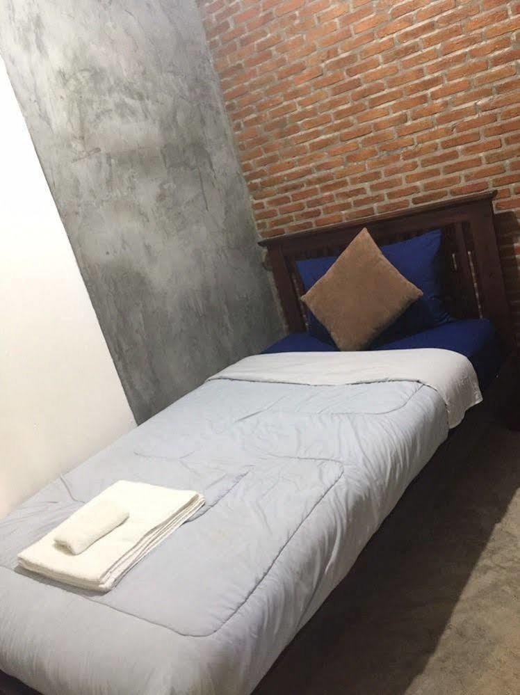 Lanna Hostel Chiang Mai Buitenkant foto